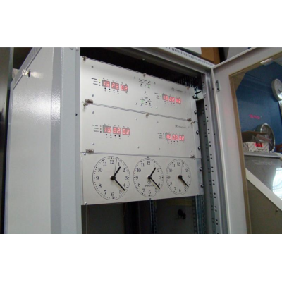 Первичные сдвоенные кварцевые цифровые часы в Rack-корпусе ЦП-2-R2